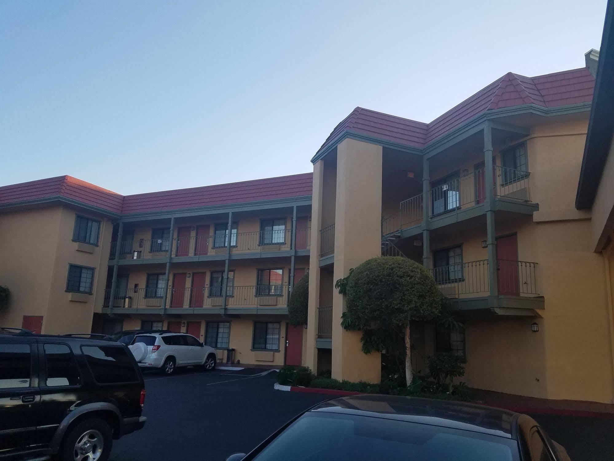 Rancho San Diego Inn&Suites El Cajon Exterior foto